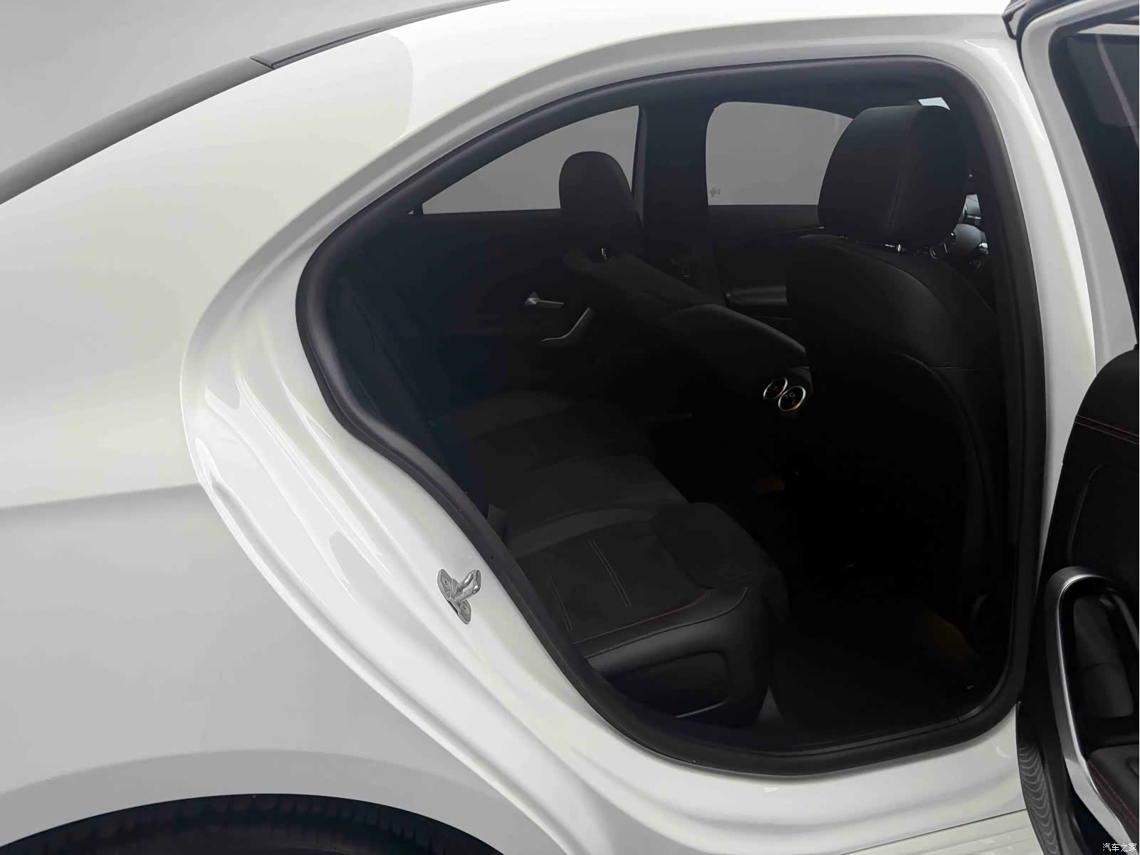 Mercedes-Benz A-Class, 2024 20