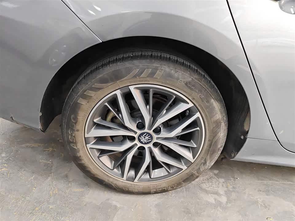 BYD Qin Yuan BYD Qin Yuan