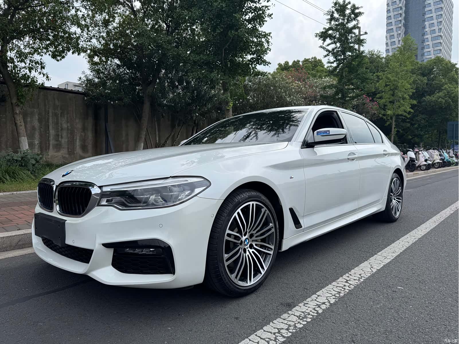 BMW 5 Series, 2019 1