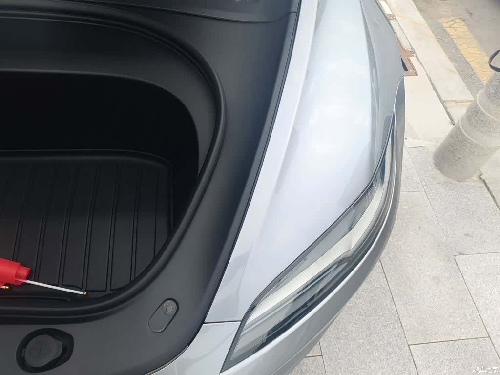 Tesla Model 3, 2025 23
