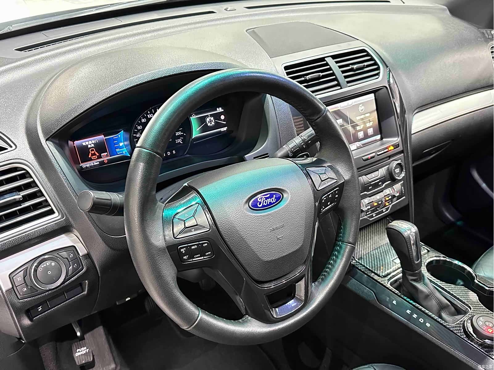 Ford Explorer, 2015 10