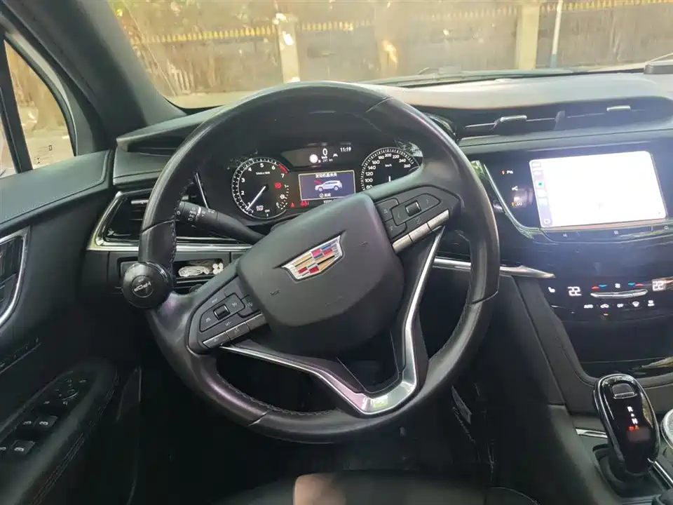 Cadillac XT6