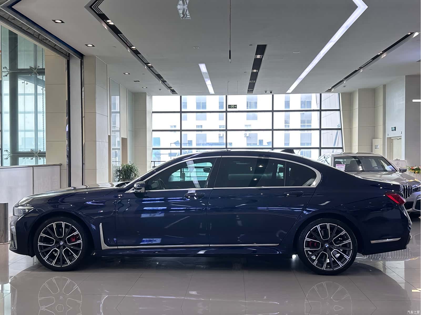 BMW 7 Series, 2022 все фото