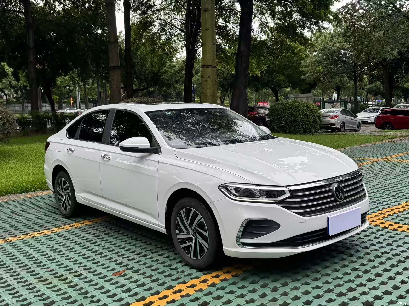 Volkswagen Lavida, 2024 3