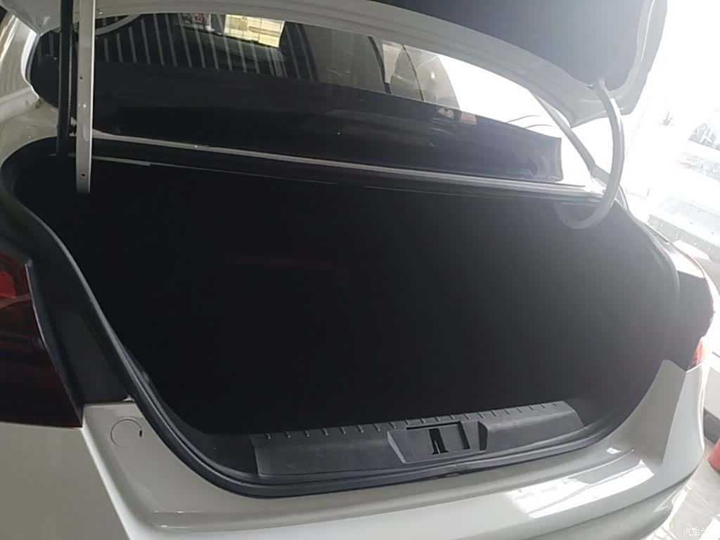 Geely Emgrand, 2020 19