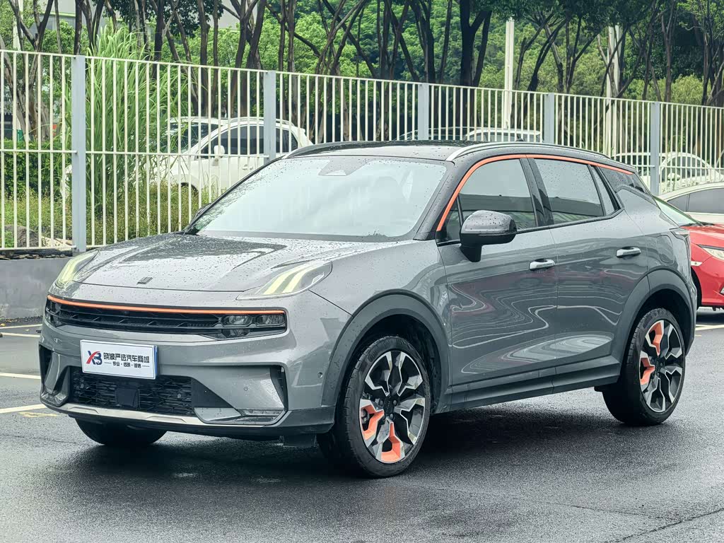 Lynk & Co 06