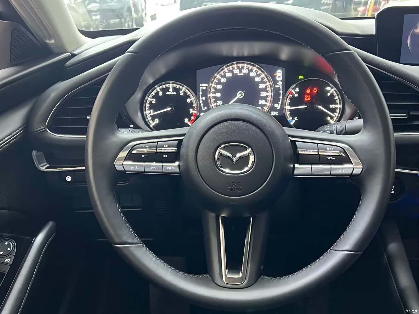 Mazda Mazda3, 2023 10