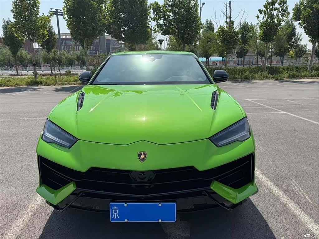 Lamborghini Urus, 2023 2