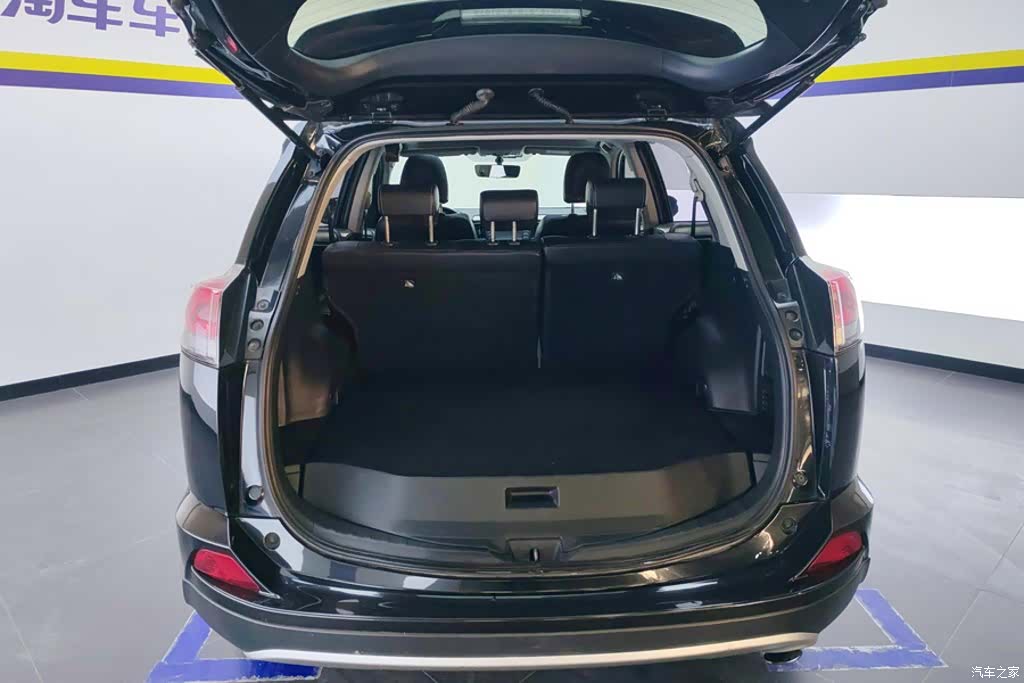 Toyota RAV4, 2018 4