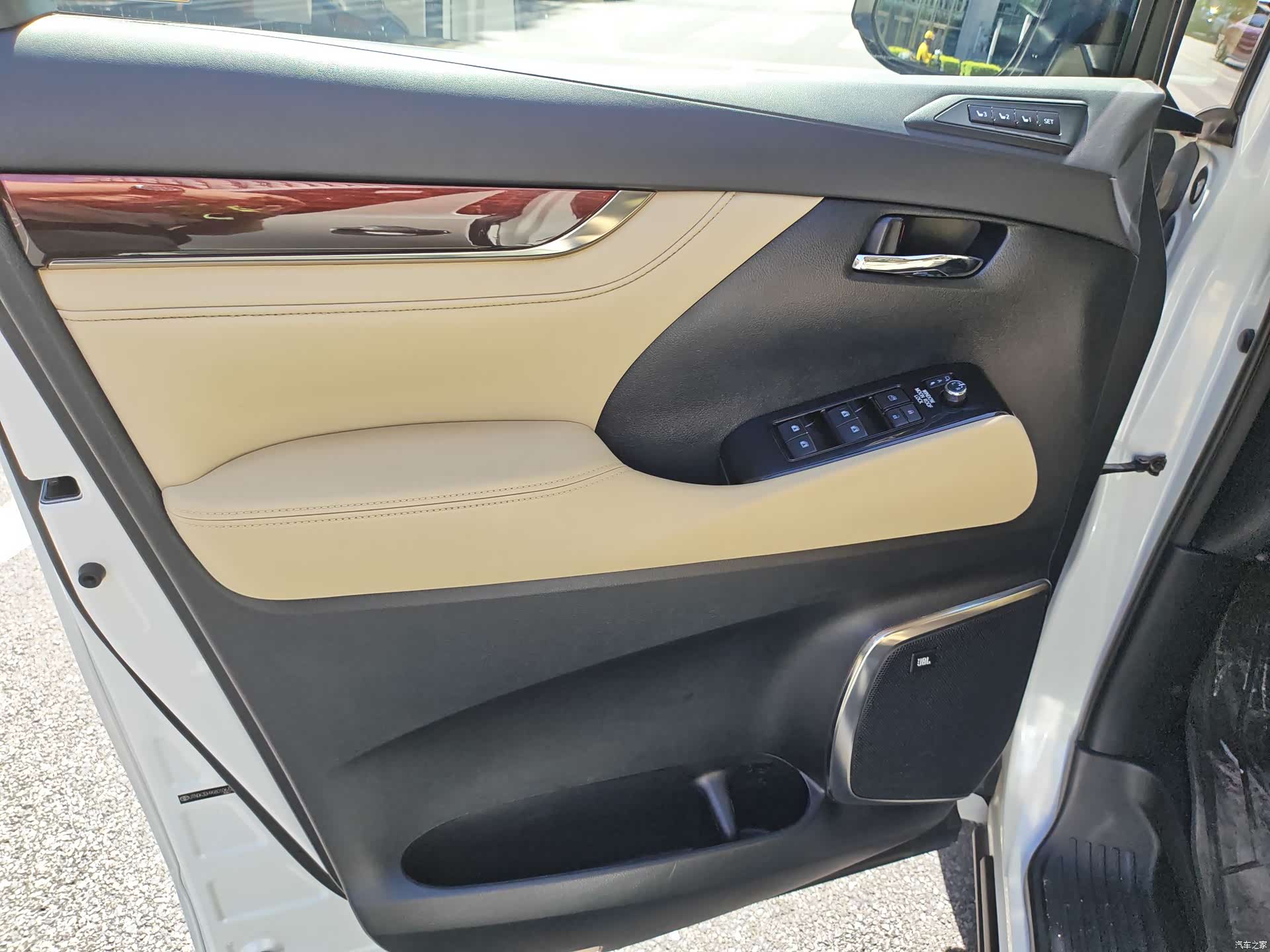 Toyota Alphard, 2016 23