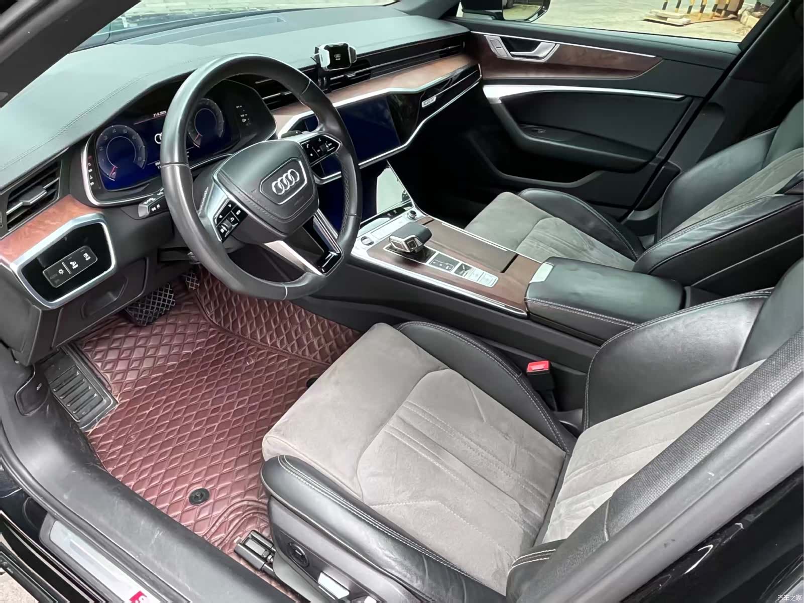 Audi A6L, 2022 все фото