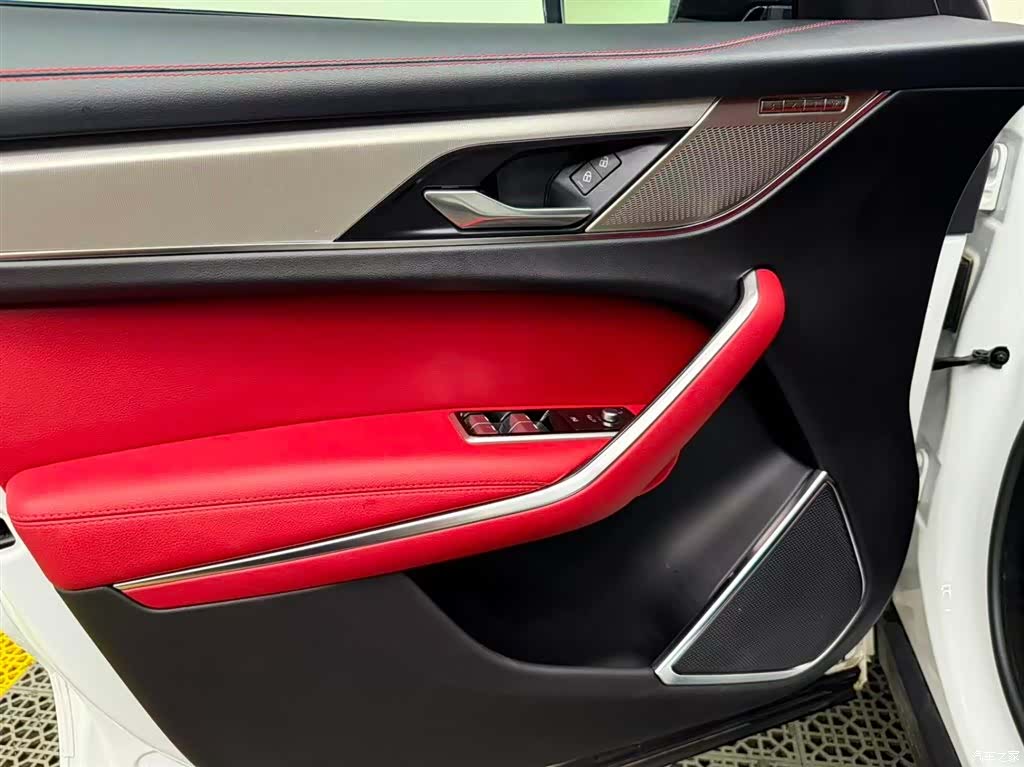 Jaguar F-PACE, 2023 12