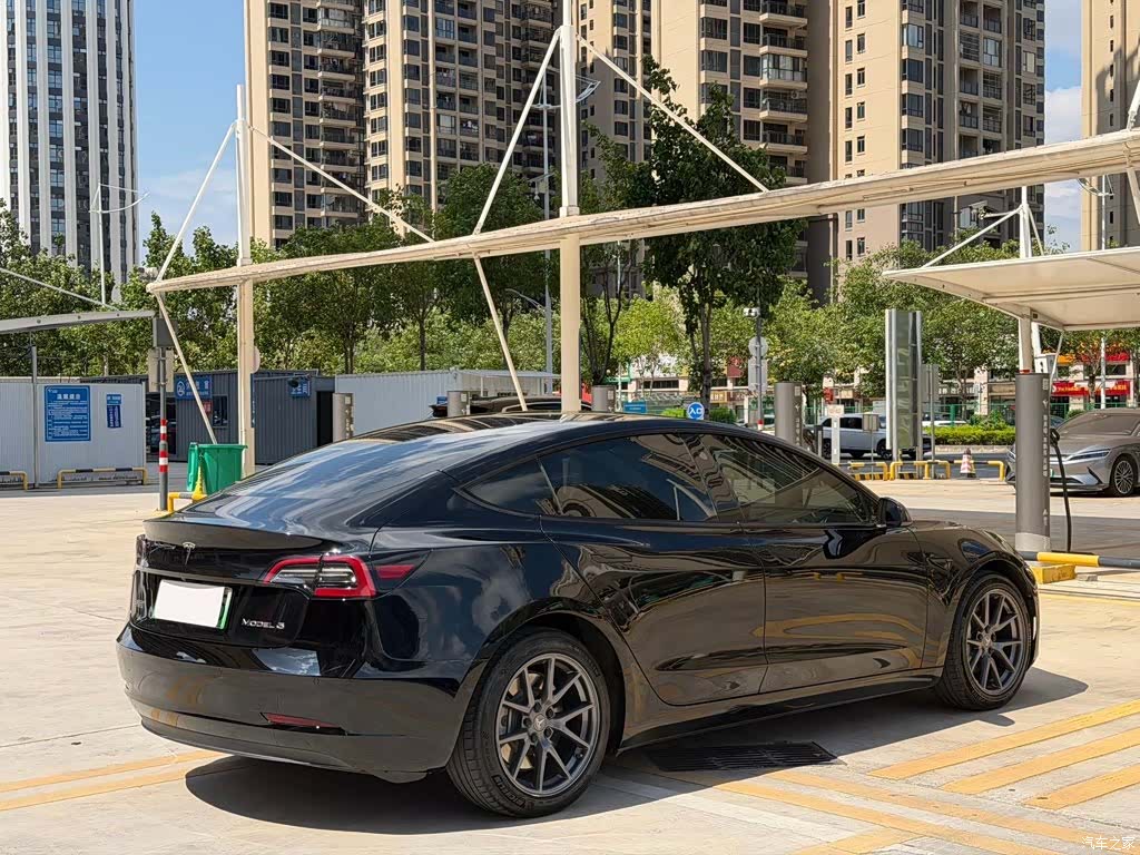 Tesla Model 3, 2022 7