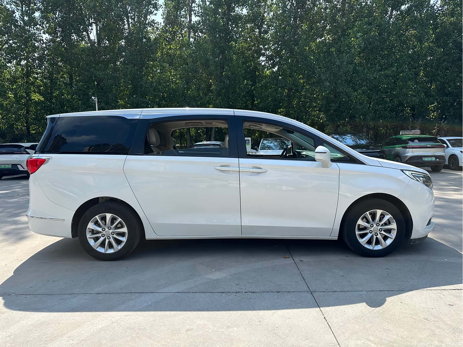 Buick GL8, 2019 4