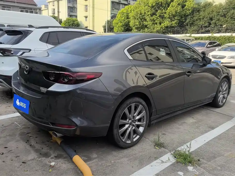 Mazda 3 Angkesaila