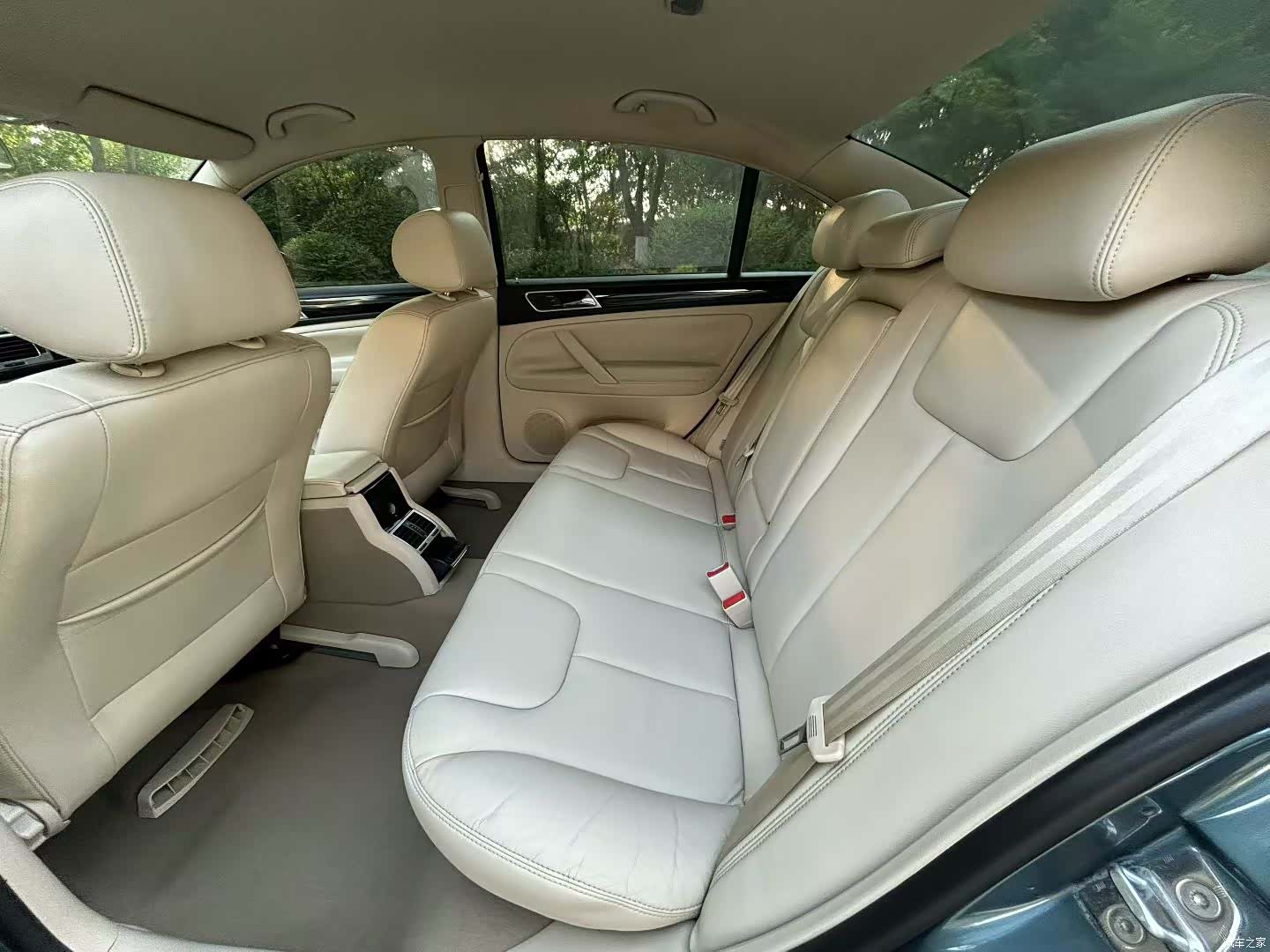 Volkswagen Passat, 2011 9