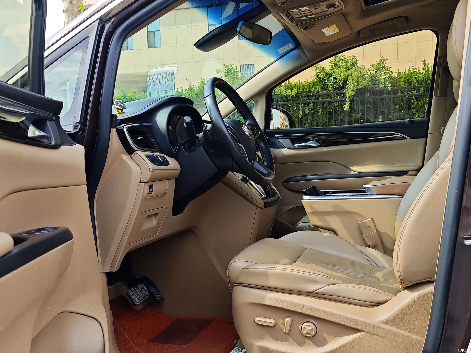Buick GL8, 2018 8