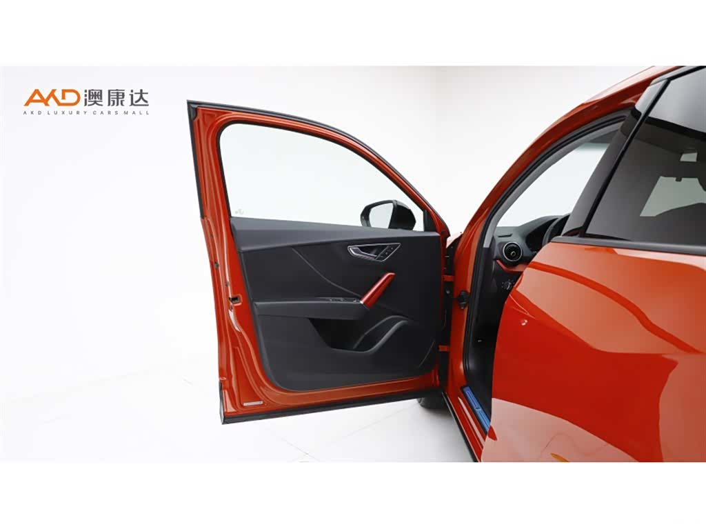 Audi Q2L, 2019 10