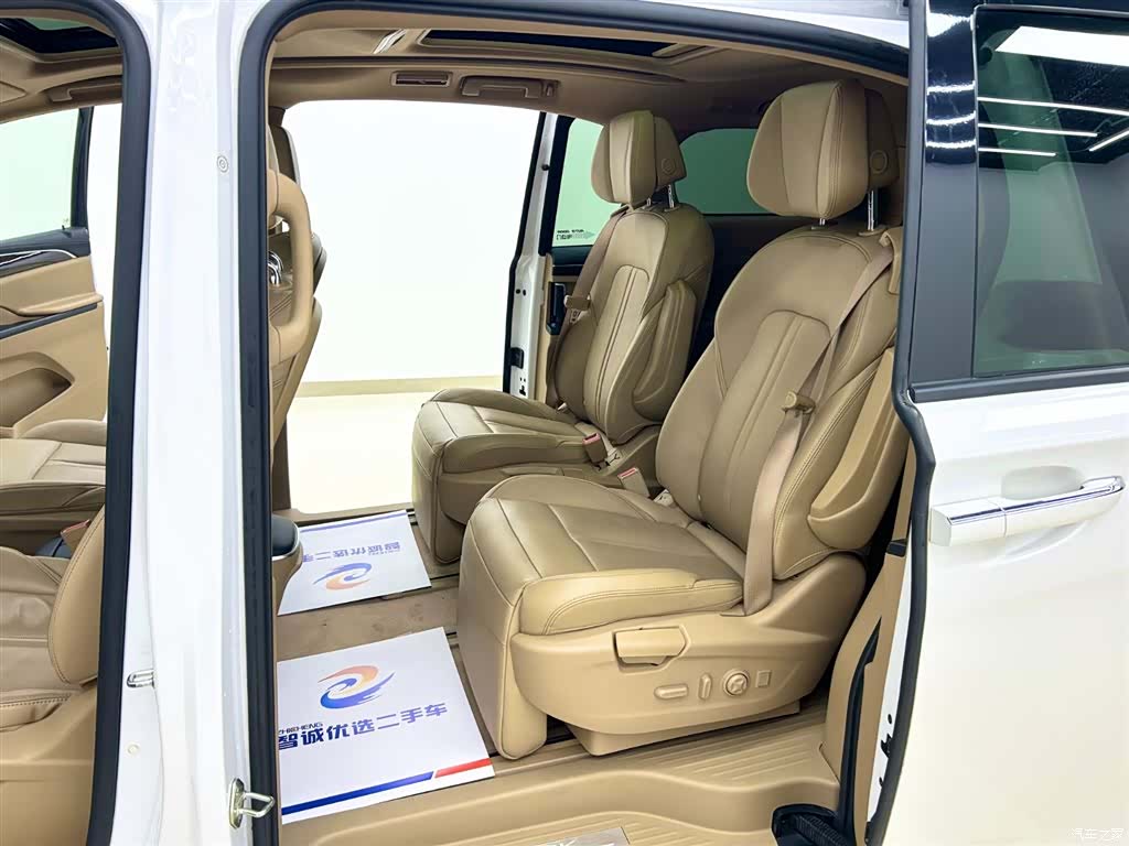 Buick GL8, 2019 все фото