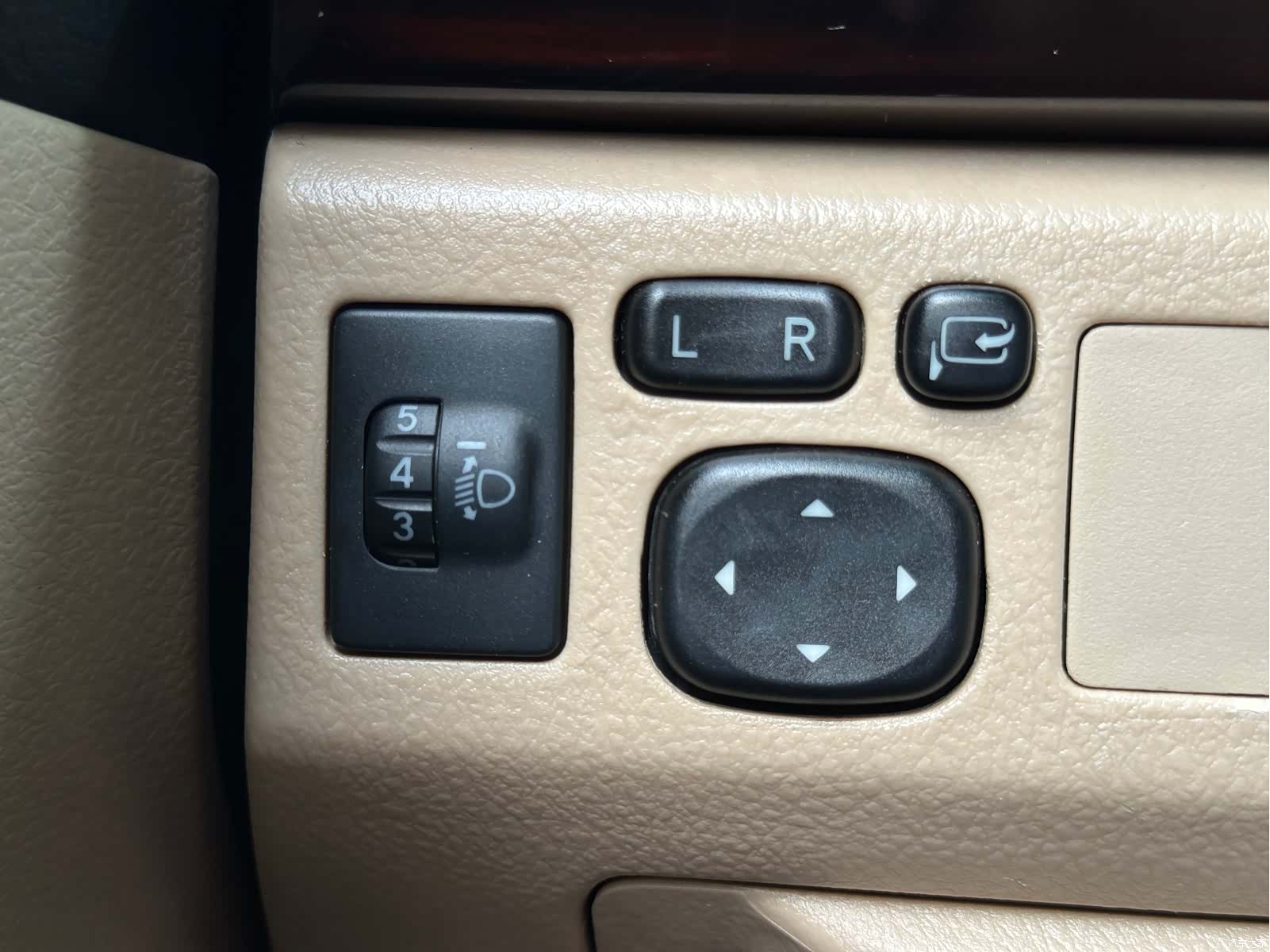 Toyota 2.5S, 2012 28