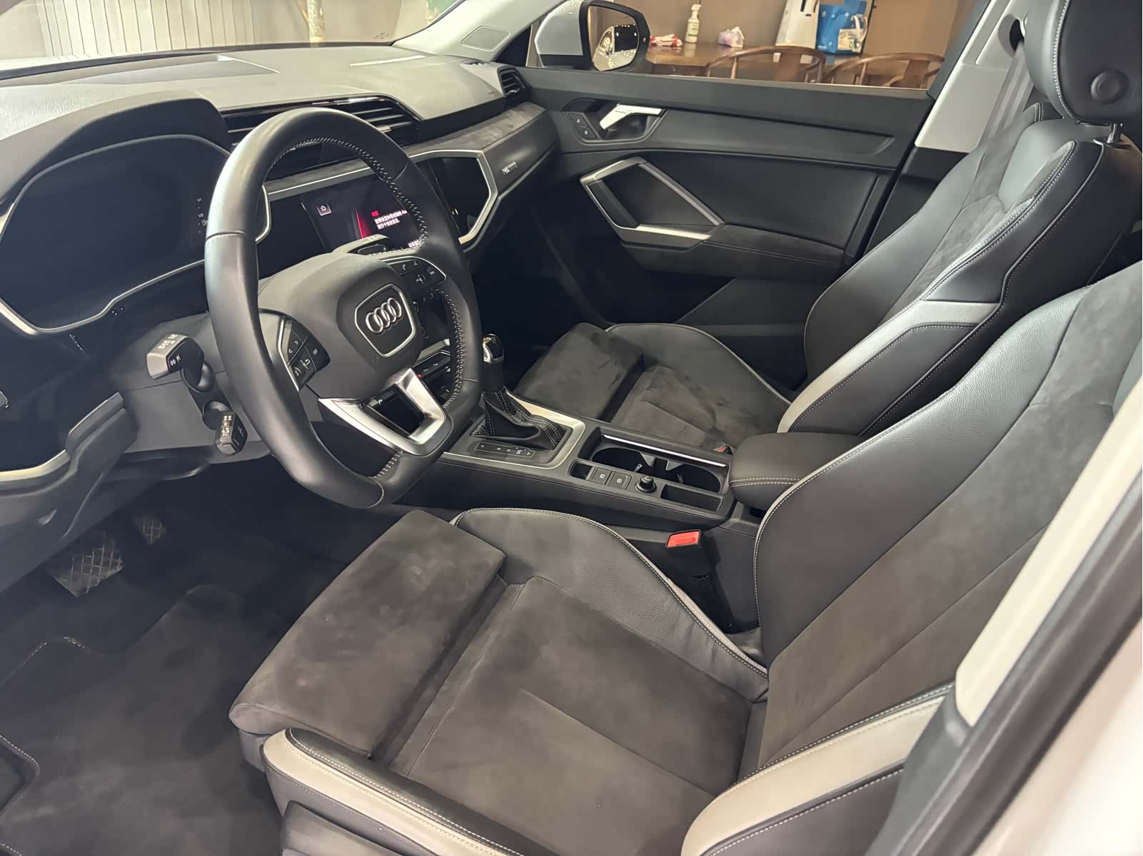 Audi Q3, 2022 10