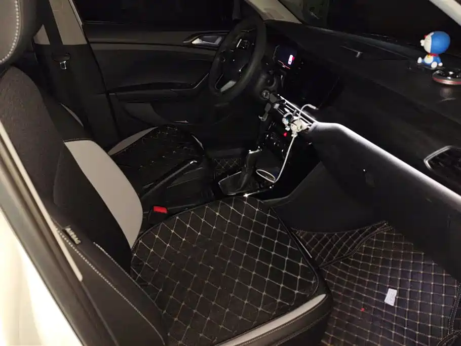 Volkswagen Exploring the shadow