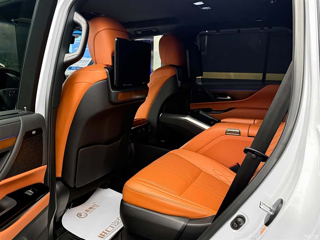 Lexus LX, 2024 10
