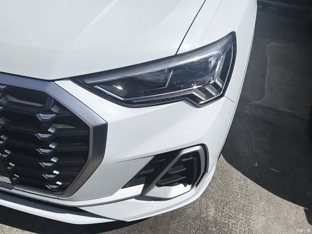 Audi Q3, 2023 24