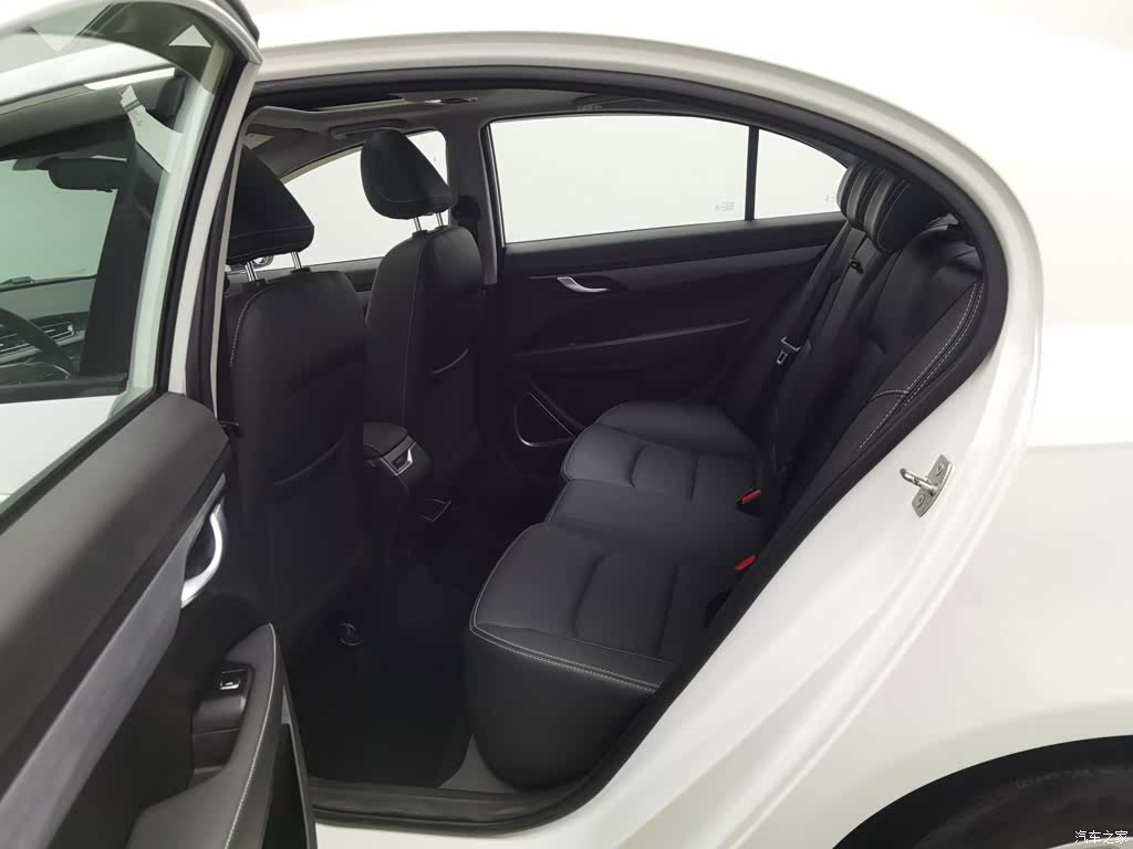 Geely Emgrand, 2021 15