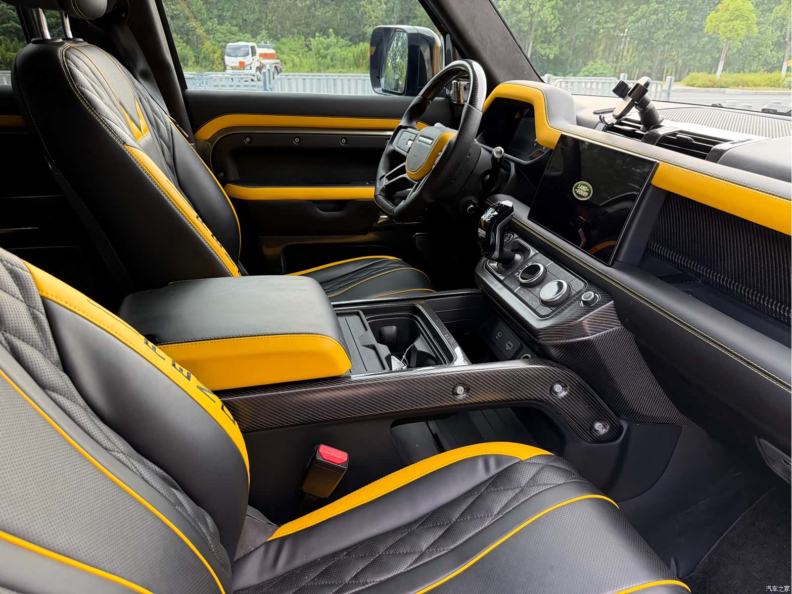 Land Rover Defender, 2022 15