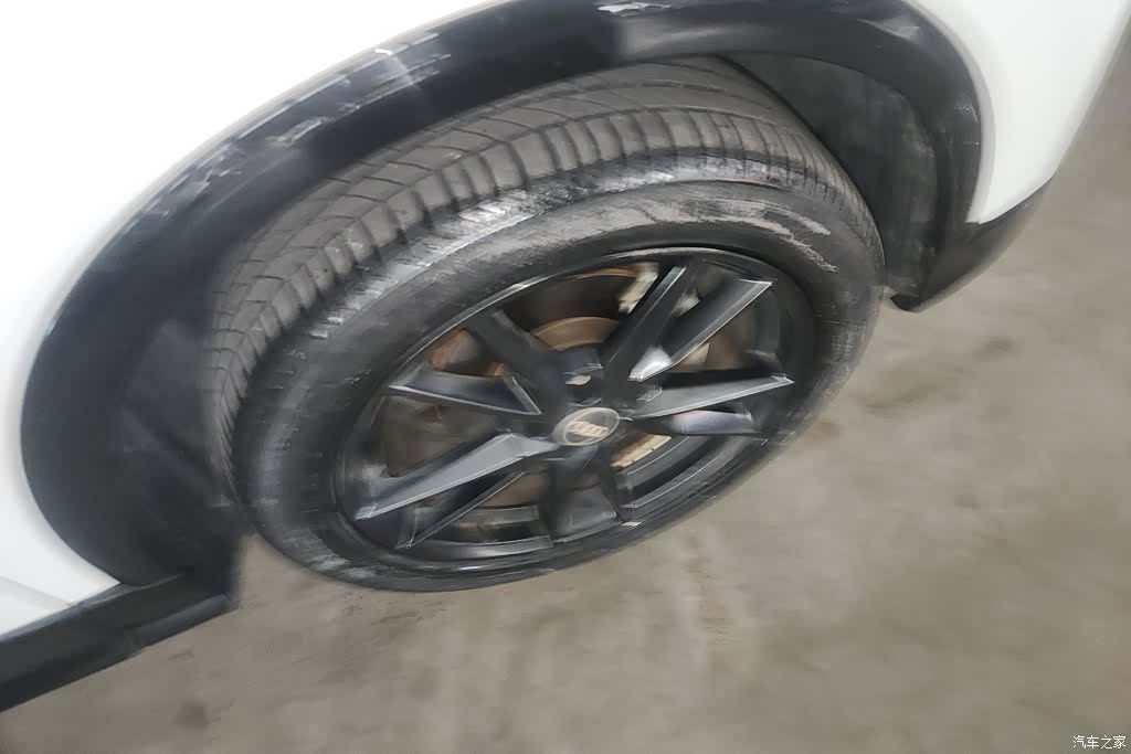 Audi Q2L, 2019 6