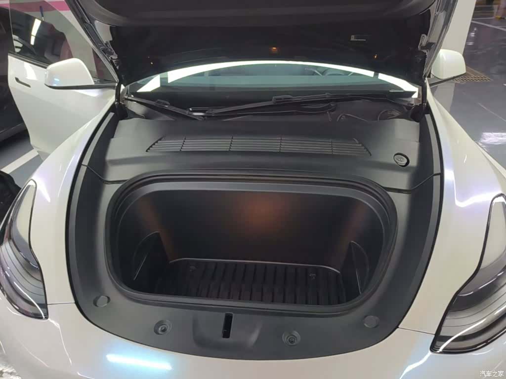 Tesla Model Y, 2023 20