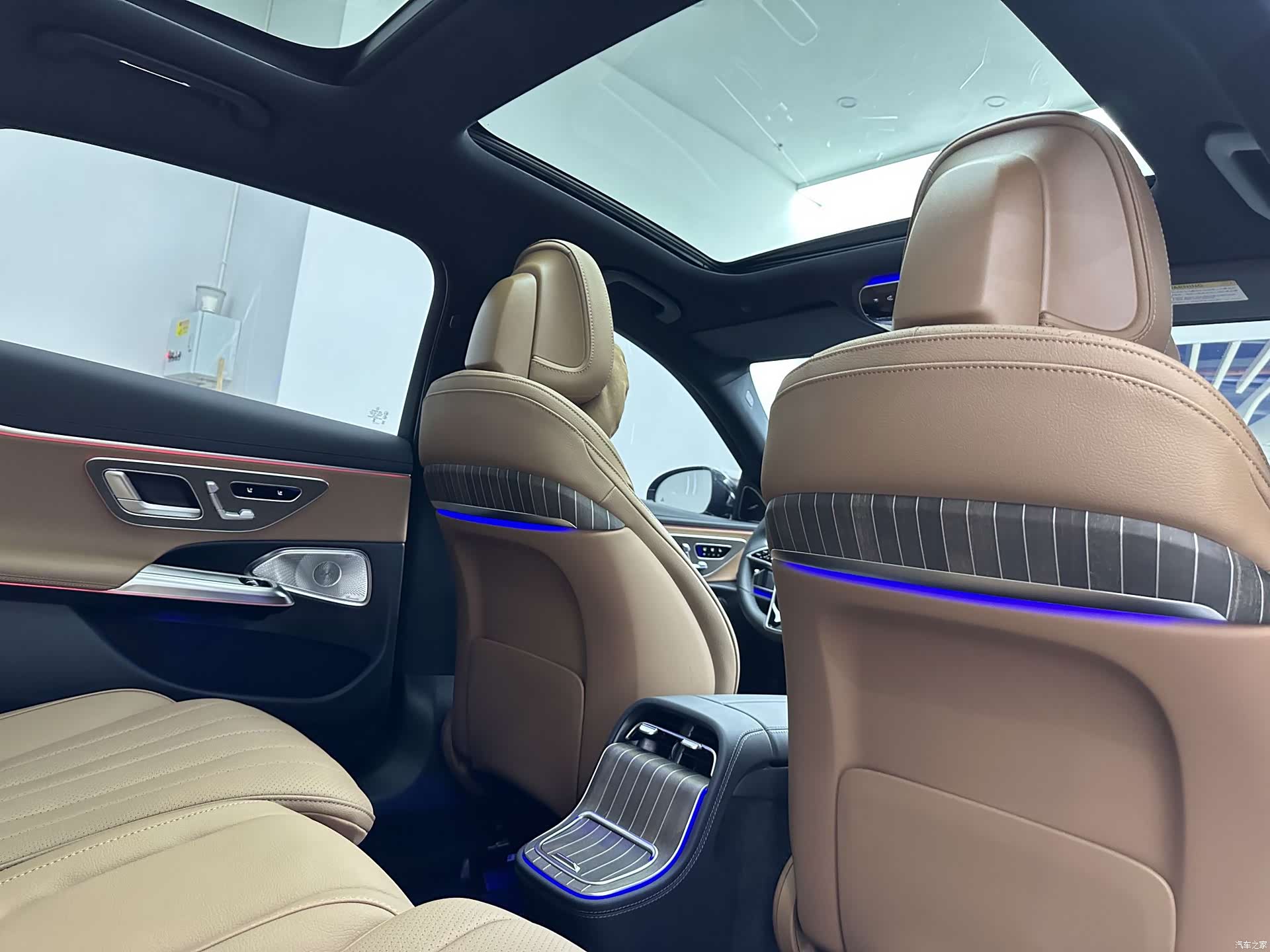 Mercedes-Benz E-Class, 2024 15