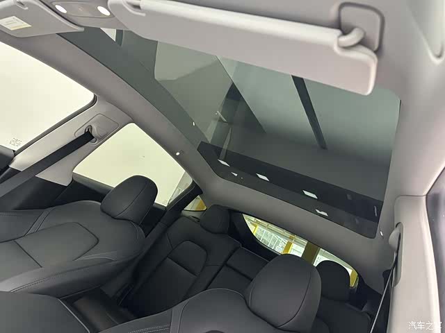 Tesla Model Y, 2024 14