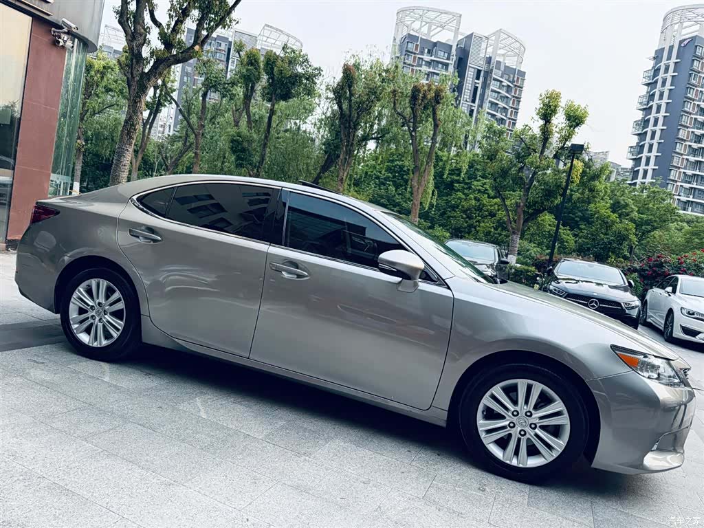 Lexus ES, 2015 2