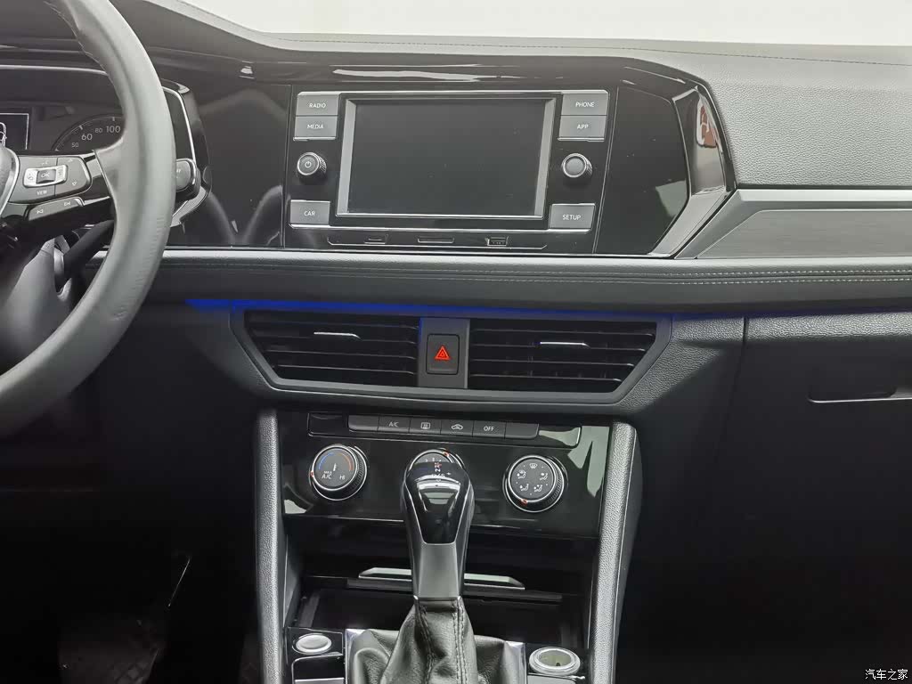 Volkswagen Sagitar, 2019 12