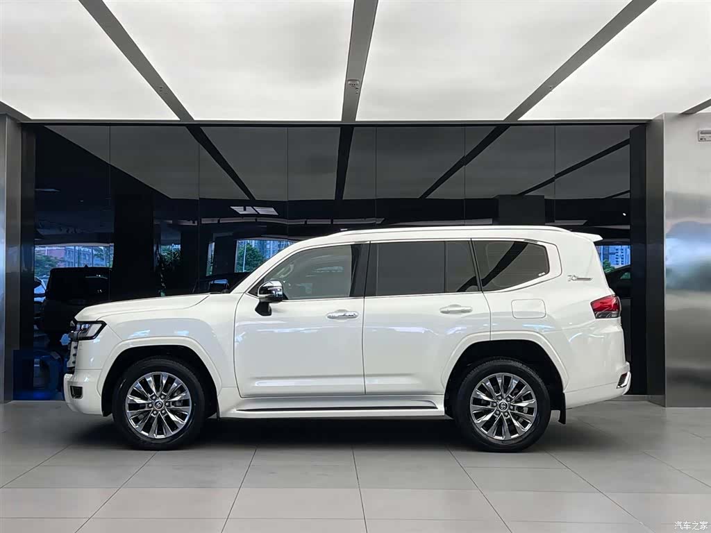 Toyota Land Cruiser, 2023 3