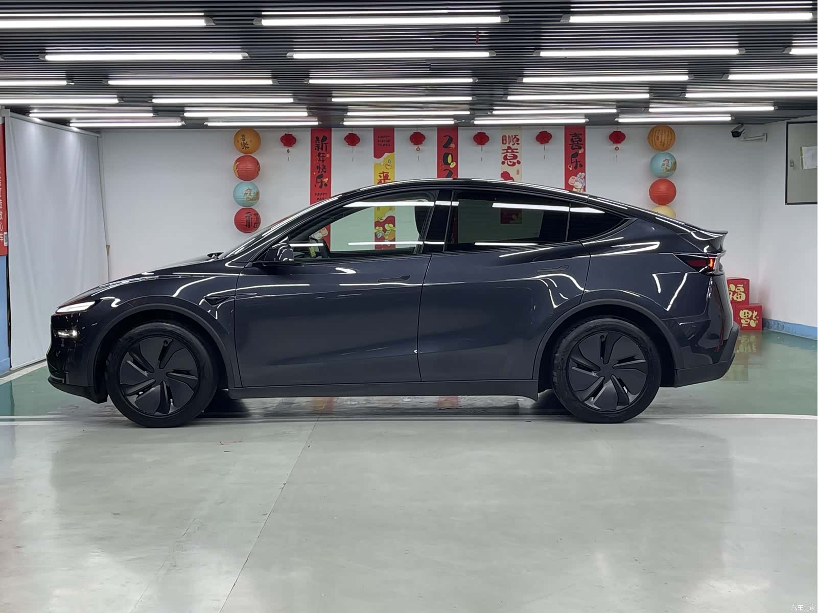 Tesla Model Y, 2025 4