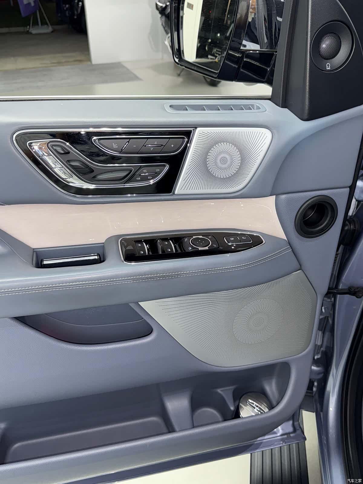 Lincoln Navigator, 2019 14