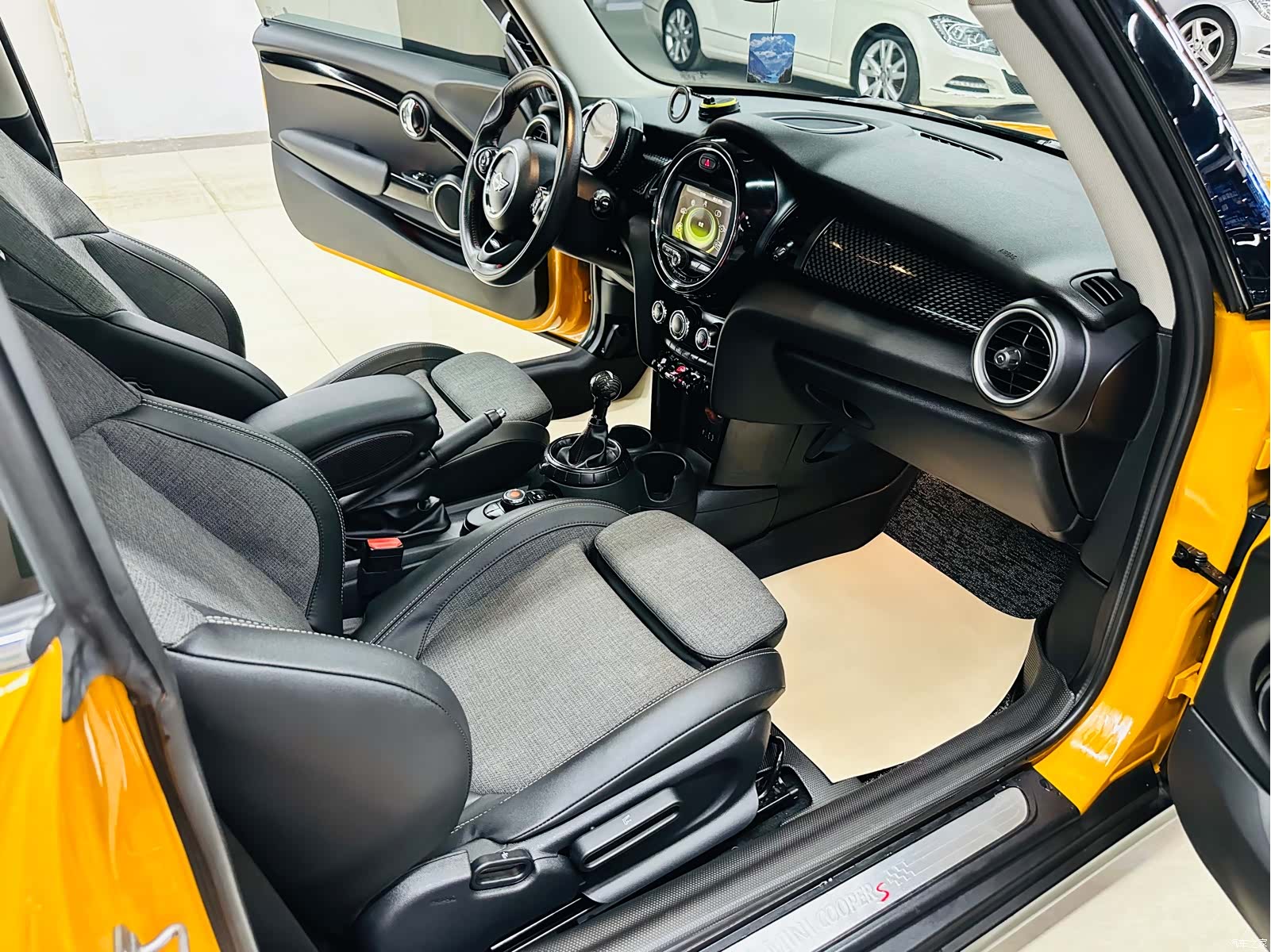 Mini Cooper, 2015 20