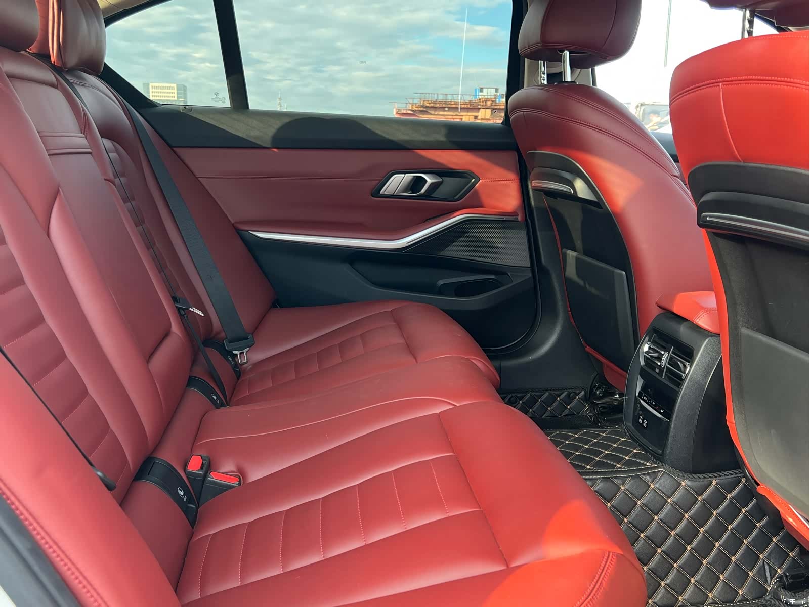 BMW 3 Series, 2022 все фото