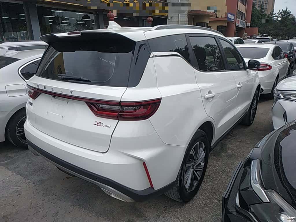 Geely X6, 2022 7