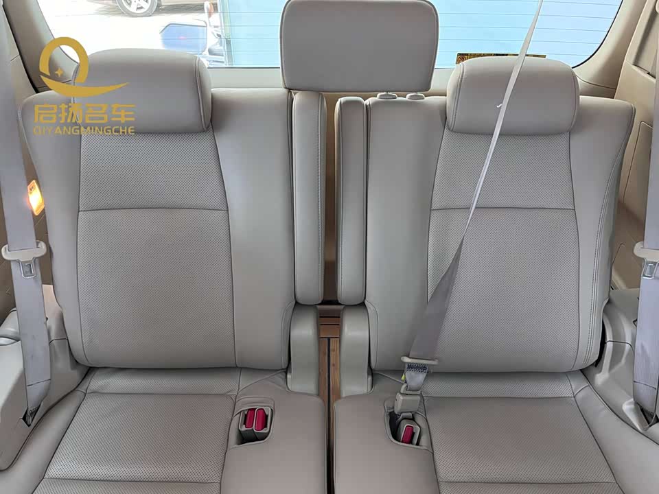 Toyota Elfa