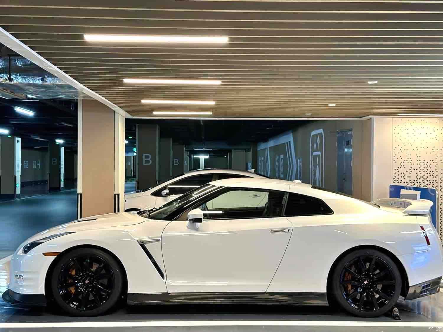Nissan GT-R, 2011 9