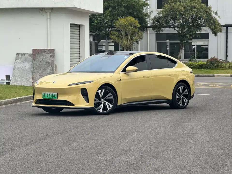NIO ET5