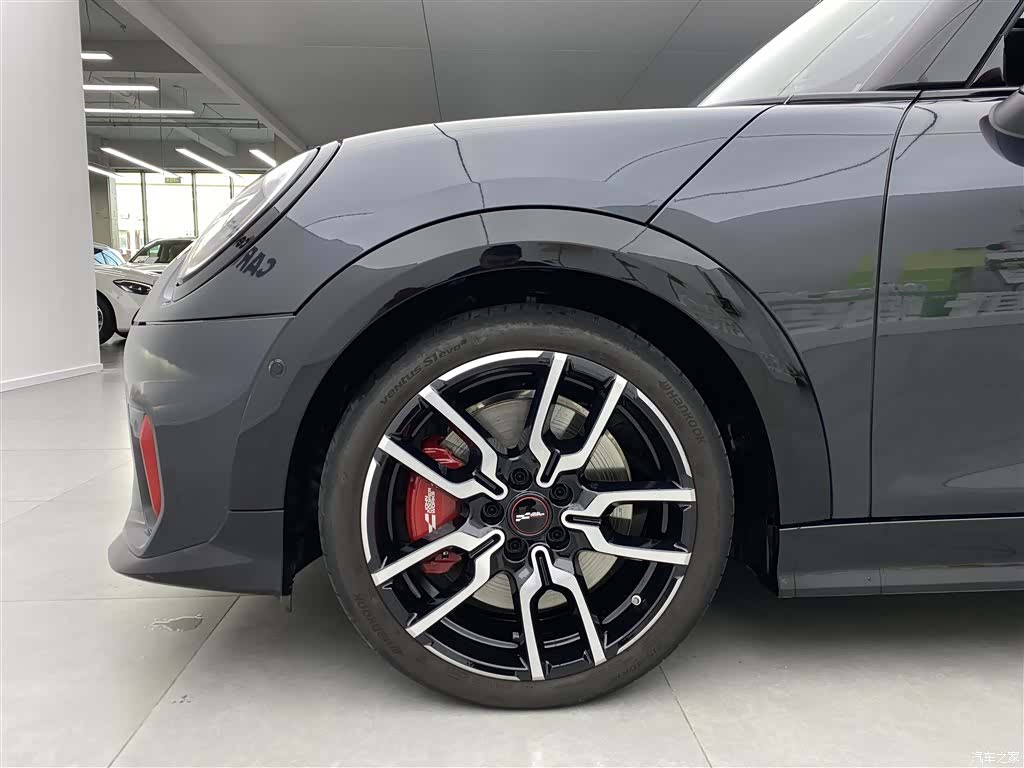 Mini Cooper, 2025 32