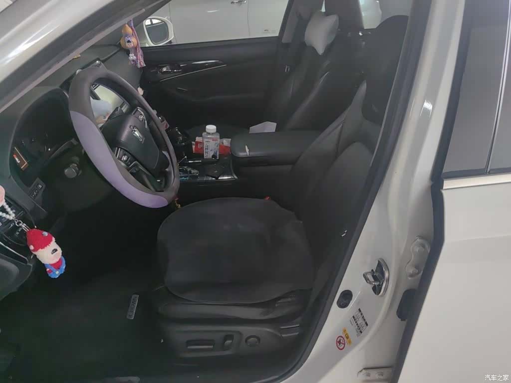Toyota Crown, 2016 8