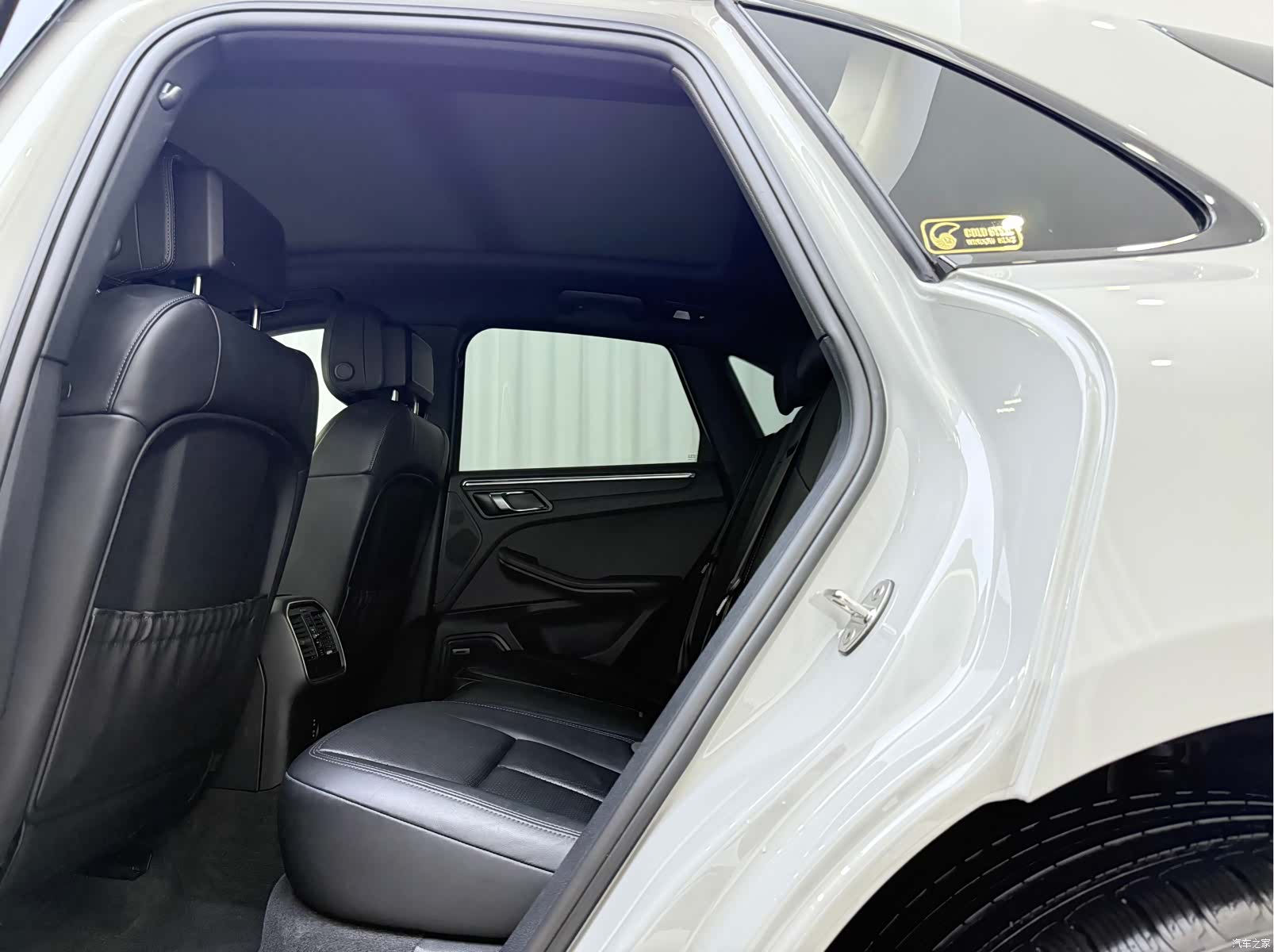 Porsche Macan, 2024 все фото