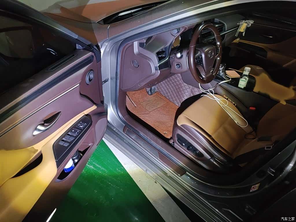 Lexus ES, 2019 14
