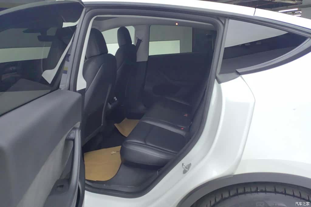 Tesla Model Y, 2022 11